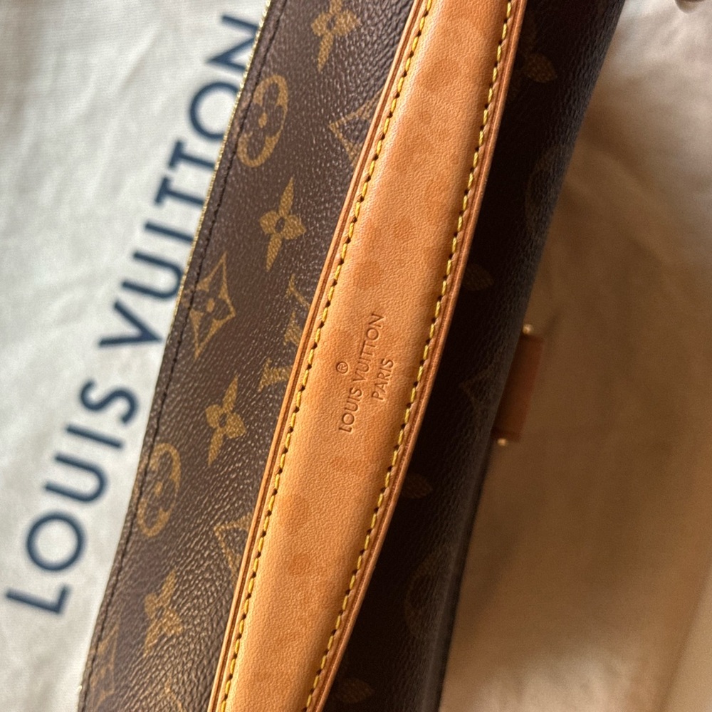 Louis Vuitton Pochette Métis Monogram - EUC - Picture 9 of 10